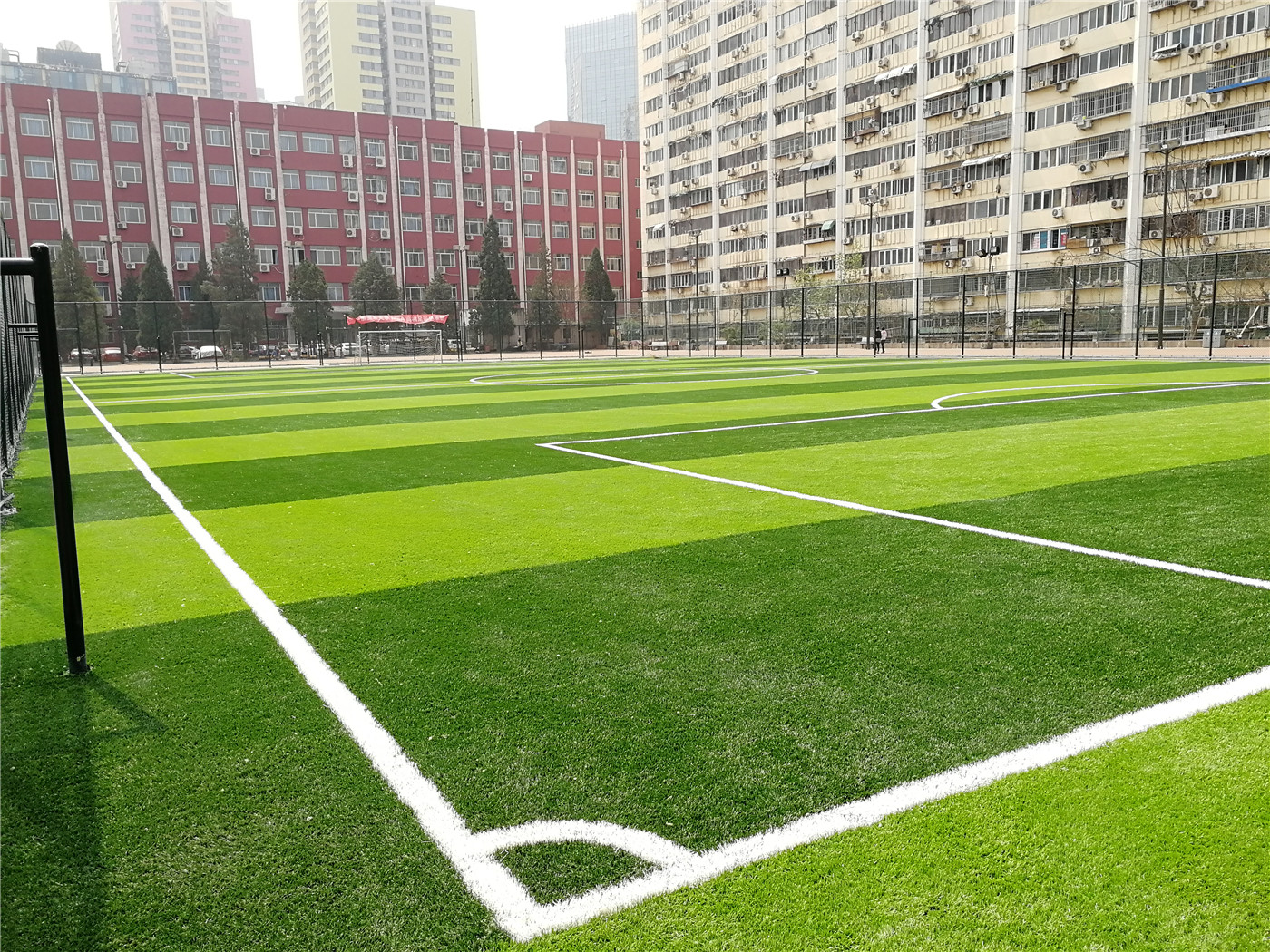 <b>北京首都经济贸易大学足球场工程案例</b>